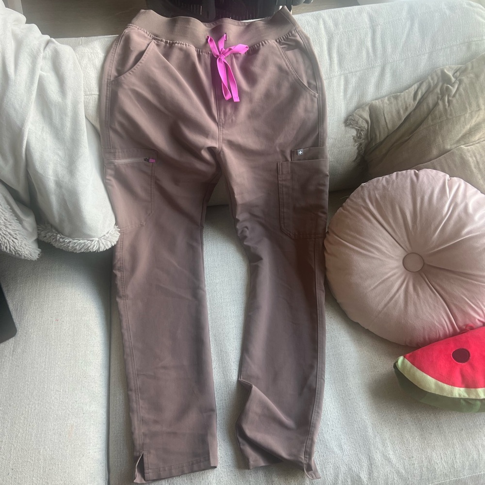 Yola Skinny Scrub High Waisted & Rafaela Oversized Scrub Top